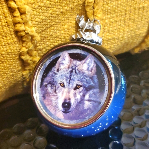 Bradford Exchange Wolf Spirit of the Wilderness Ornament - Picture 1 of 4